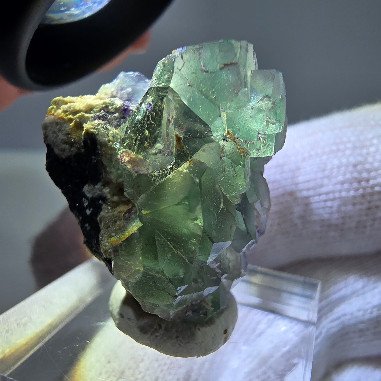 Spécimen de cube de fluorite fantôme zonal, de muscovite et de tourmaline Schorl, Erongo, Namibie, 30 x 22 x 20 mm