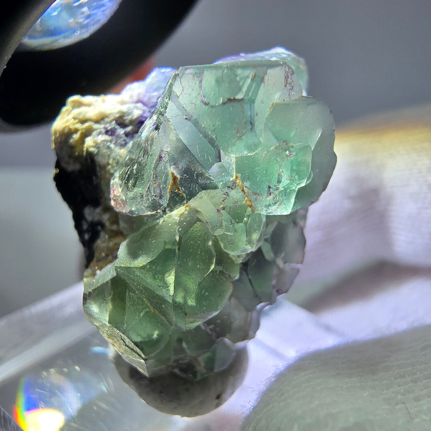 Spécimen de cube de fluorite fantôme zonal, de muscovite et de tourmaline Schorl, Erongo, Namibie, 30 x 22 x 20 mm