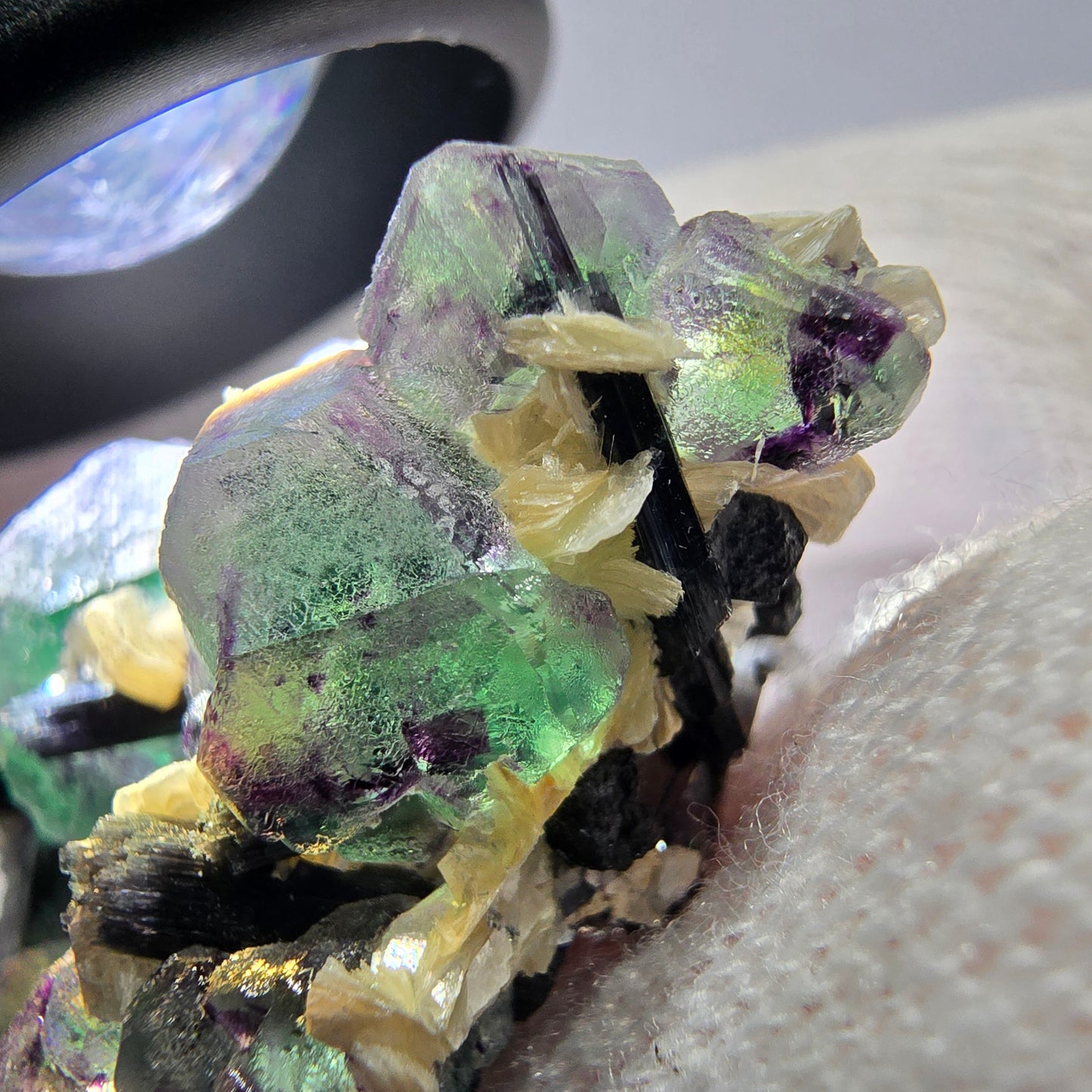 Cube de fluorite fantôme hexagonal, muscovite, tourmaline Schörl Erongo, Namibie 41*28*21mm