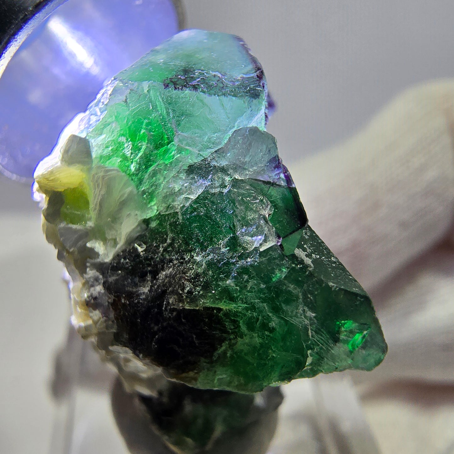 Spécimen de cube de fluorite fantôme zonal, de muscovite et de tourmaline Schorl, Erongo, Namibie, 32 x 26 x 20 mm