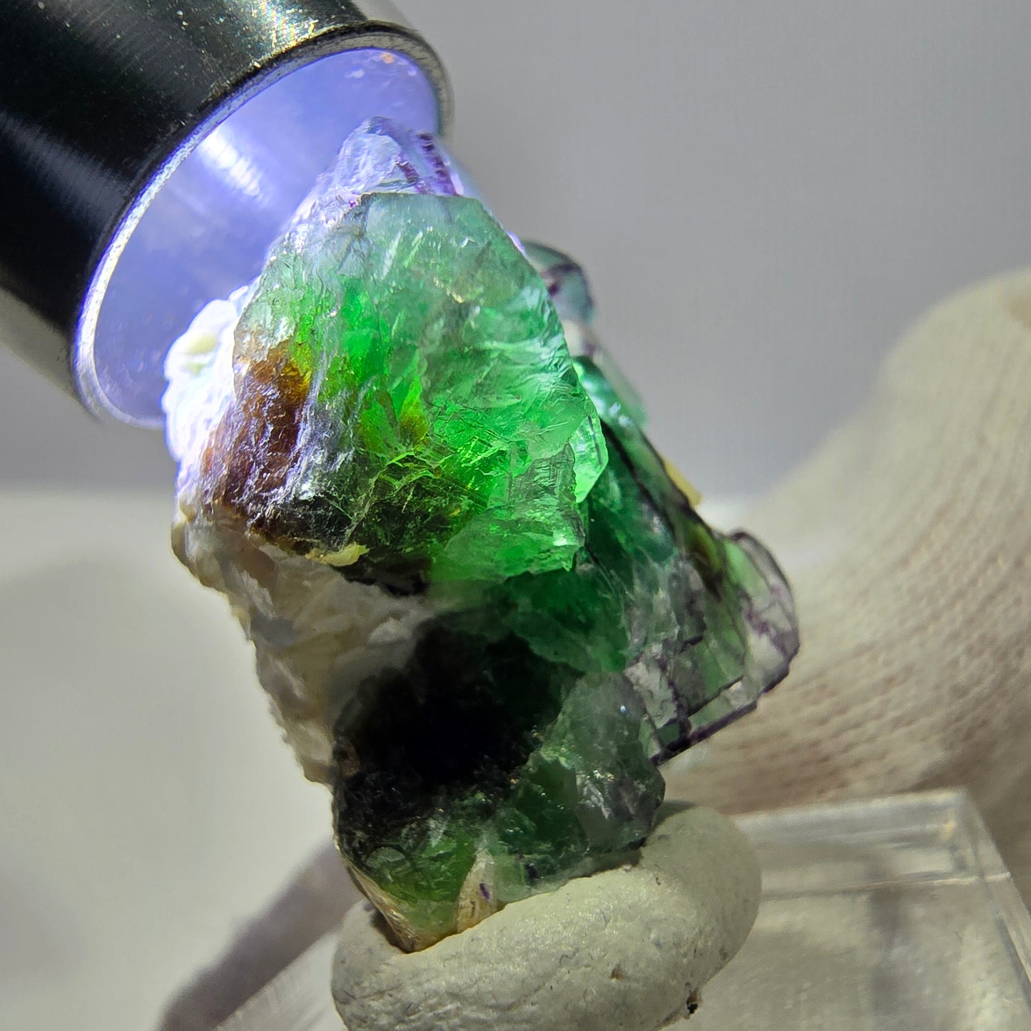 Spécimen de cube de fluorite fantôme zonal, de muscovite et de tourmaline Schorl, Erongo, Namibie, 32 x 26 x 20 mm