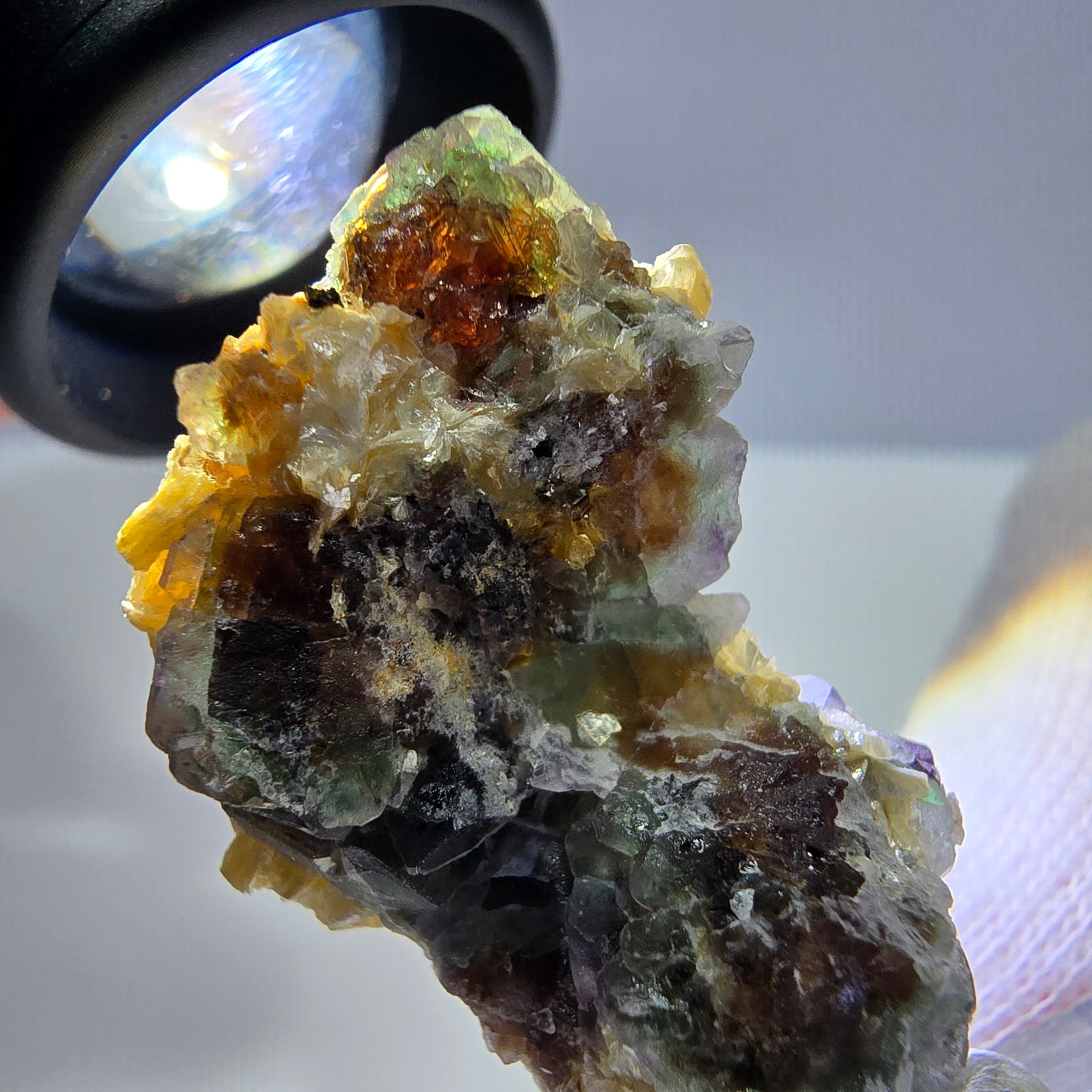 Cube de fluorite fantôme zonal, tourmaline muscovite Schörl hyalite Erongo, Namibie 39 x 24 x 12 mm