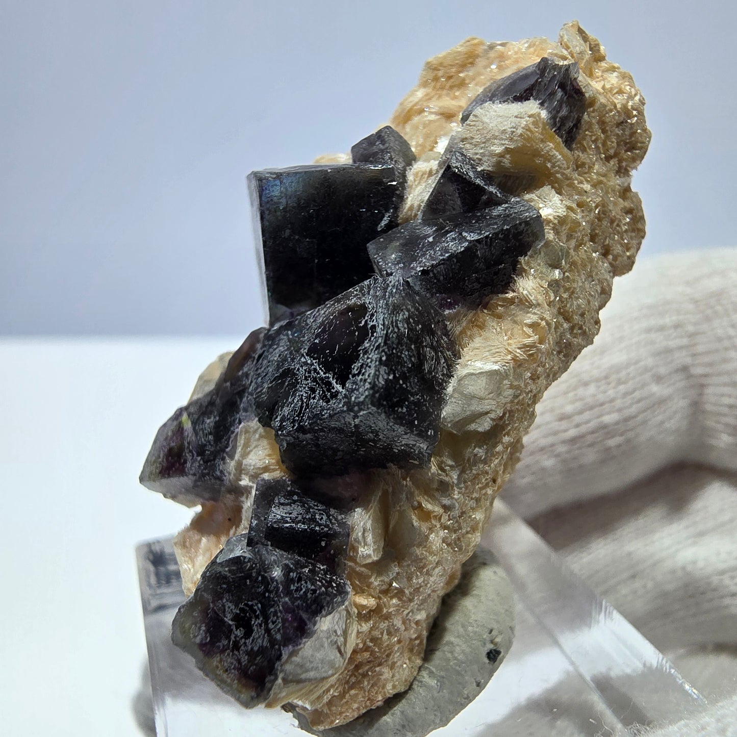 Cubes de fluorite fantôme colorés, spécimen de muscovite, Erongo, Namibie, 43 x 23 x 21 mm
