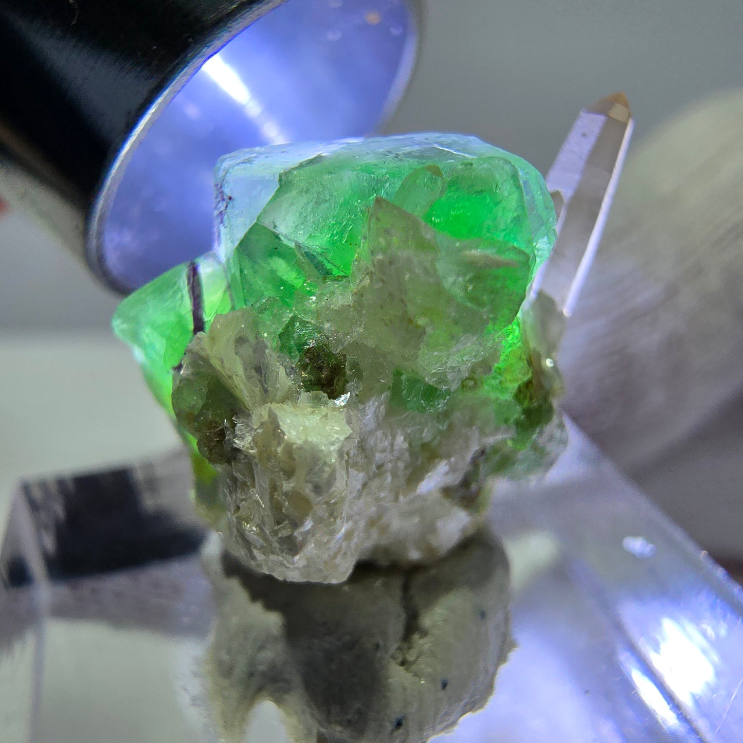Cube de fluorite fantôme zonal, quartz fumé, spécimen de muscovite, Erongo, Namibie, 19 x 15 x 12 mm