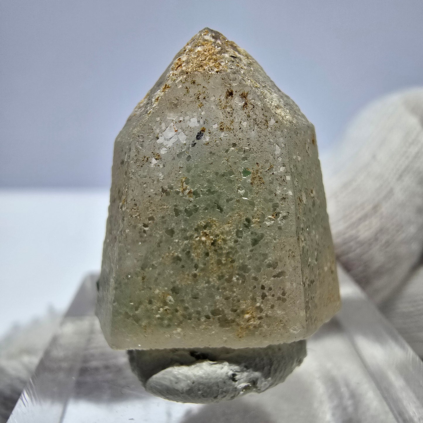 Fluorite fantôme, quartz fumé, hyalite, tourmaline de Schörl, muscovite, Erongo, Namibie, 23 x 19 x 15 mm