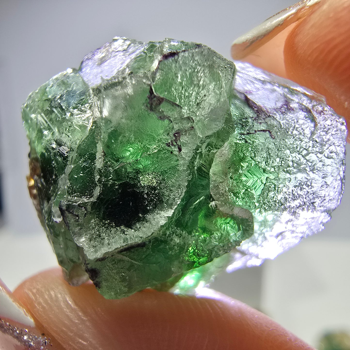 Lot de 16 fluorites fantômes, hyalites, tourmalines Schörl, muscovites, marches d'Erongo, Namibie