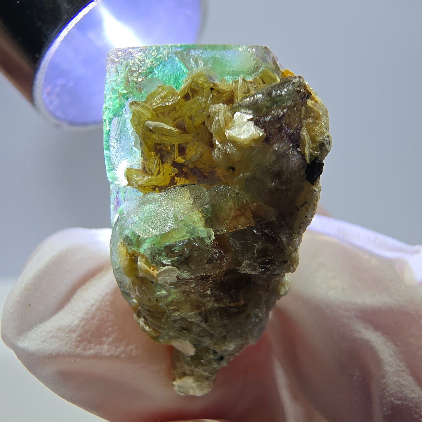 Cube de fluorite fantôme, spécimen de muscovite, Erongo, Namibie, 26 x 20 x 13 mm