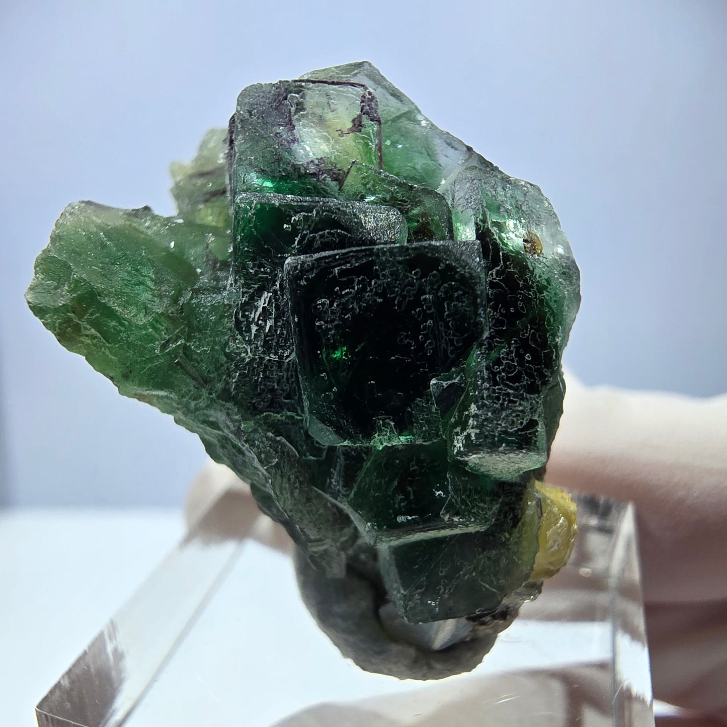 Cube de fluorite fantôme, muscovite et hyalite, spécimen d'Erongo, Namibie, 34 x 23 x 22 mm