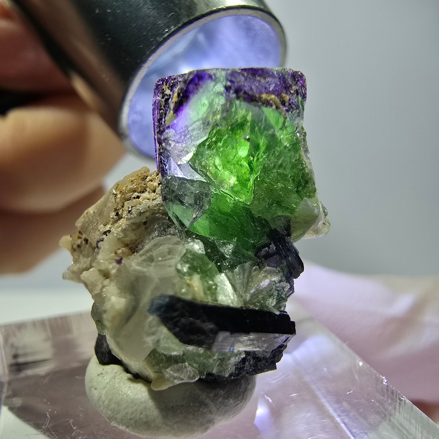Cube de fluorite fantôme, zonal, muscovite, spécimen de tourmaline Schorl, Erongo, Namibie, 24 x 17 x 13 mm