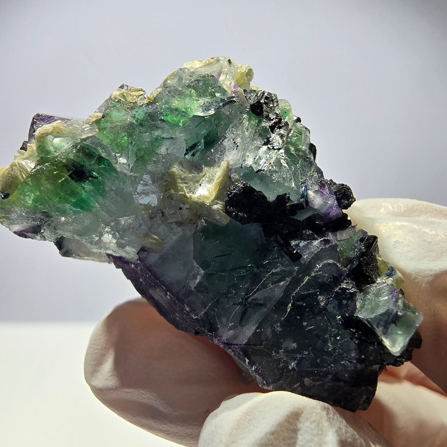 Cube de fluorite fantôme, zonal, muscovite, spécimen de tourmaline Schorl, Erongo, Namibie, 40 x 27 x 17 mm