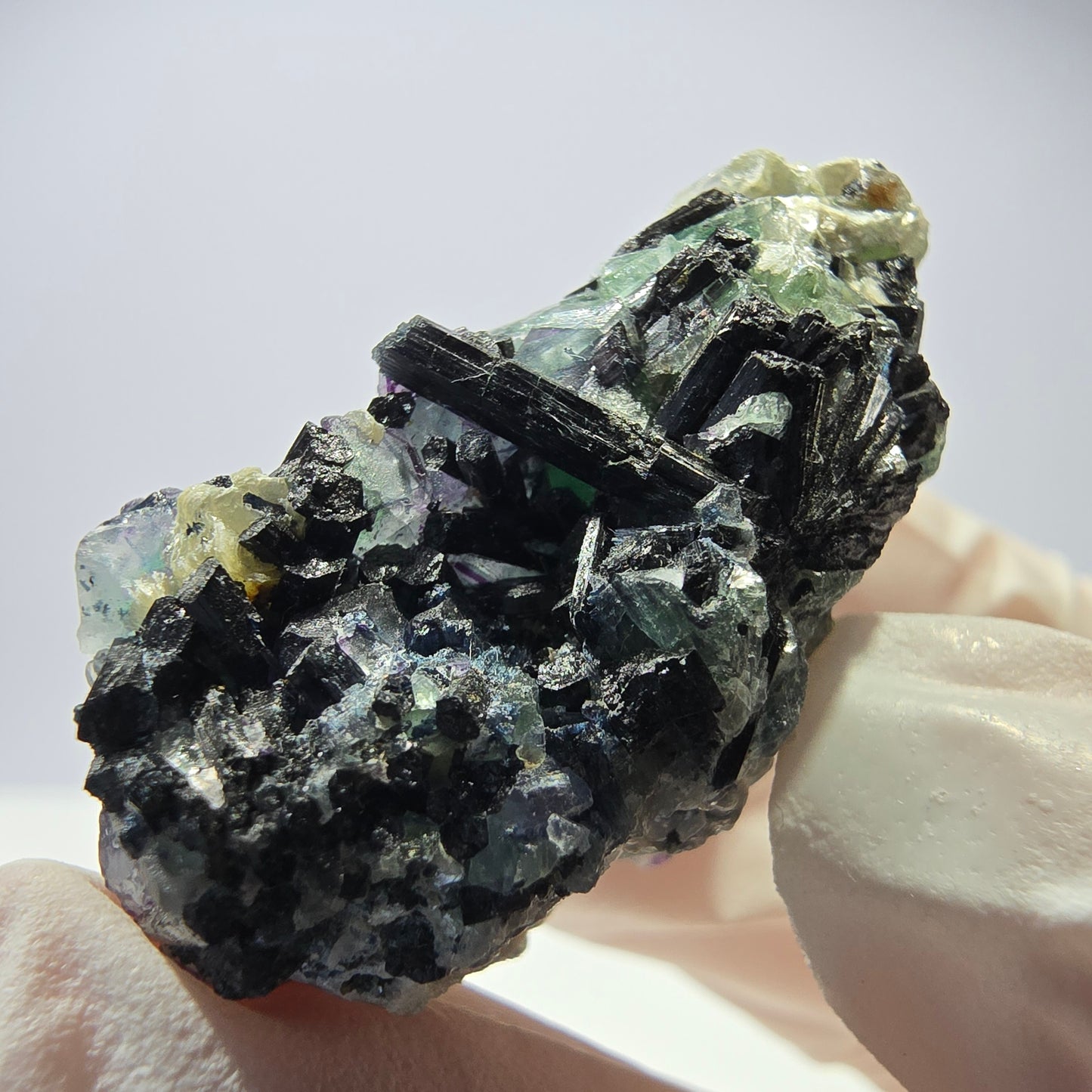 Cube de fluorite fantôme, zonal, muscovite, spécimen de tourmaline Schorl, Erongo, Namibie, 40 x 27 x 17 mm
