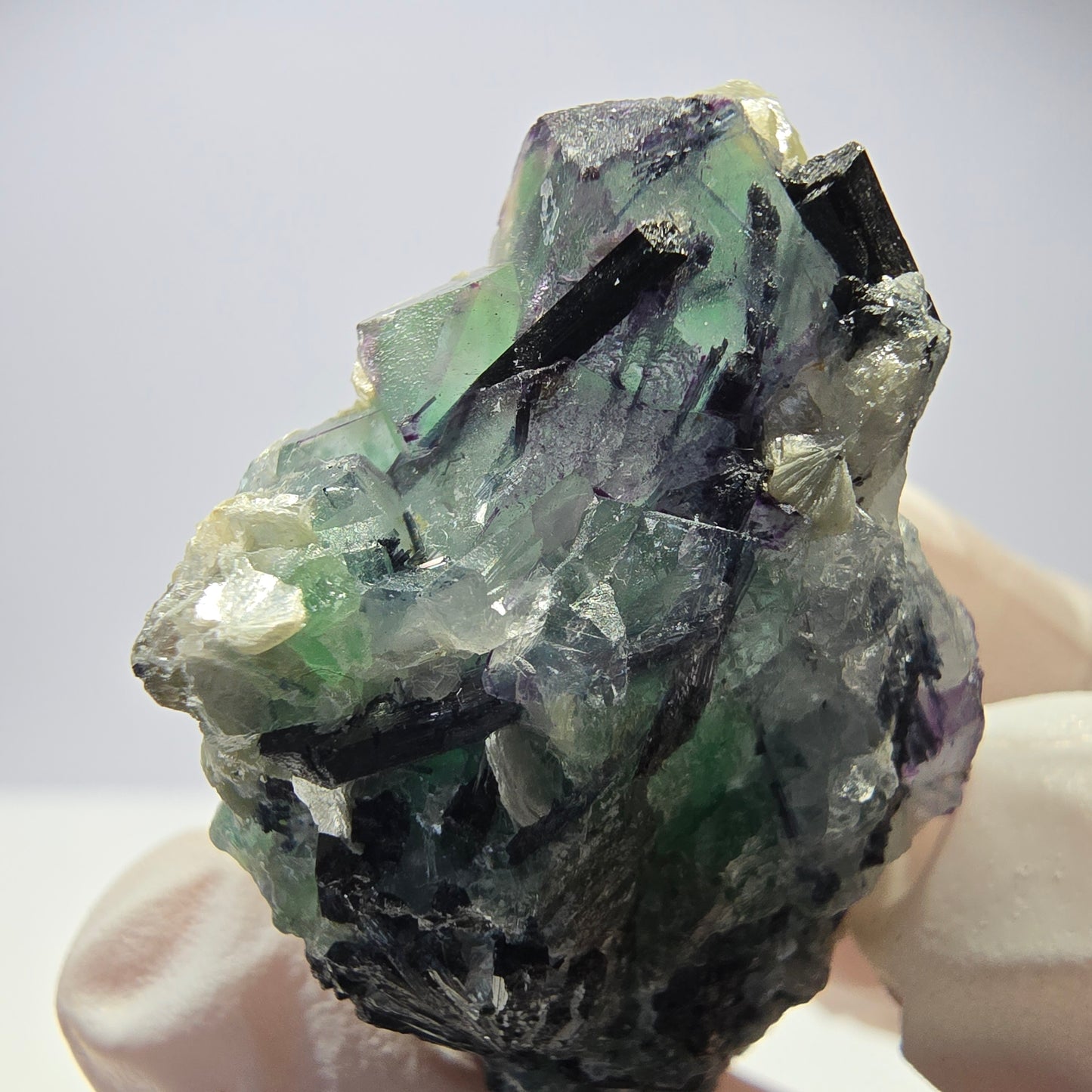 Cube de fluorite fantôme, zonal, muscovite, spécimen de tourmaline Schorl, Erongo, Namibie, 40 x 27 x 17 mm