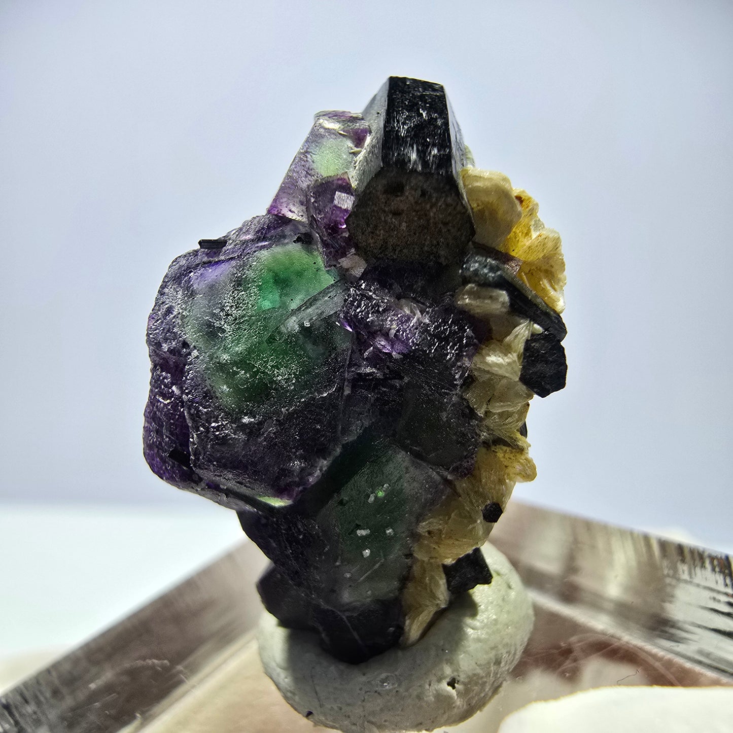 Cube de fluorite fantôme, zonal, muscovite, spécimen de tourmaline Schorl, Erongo, Namibie, 26 x 17 x 12 mm
