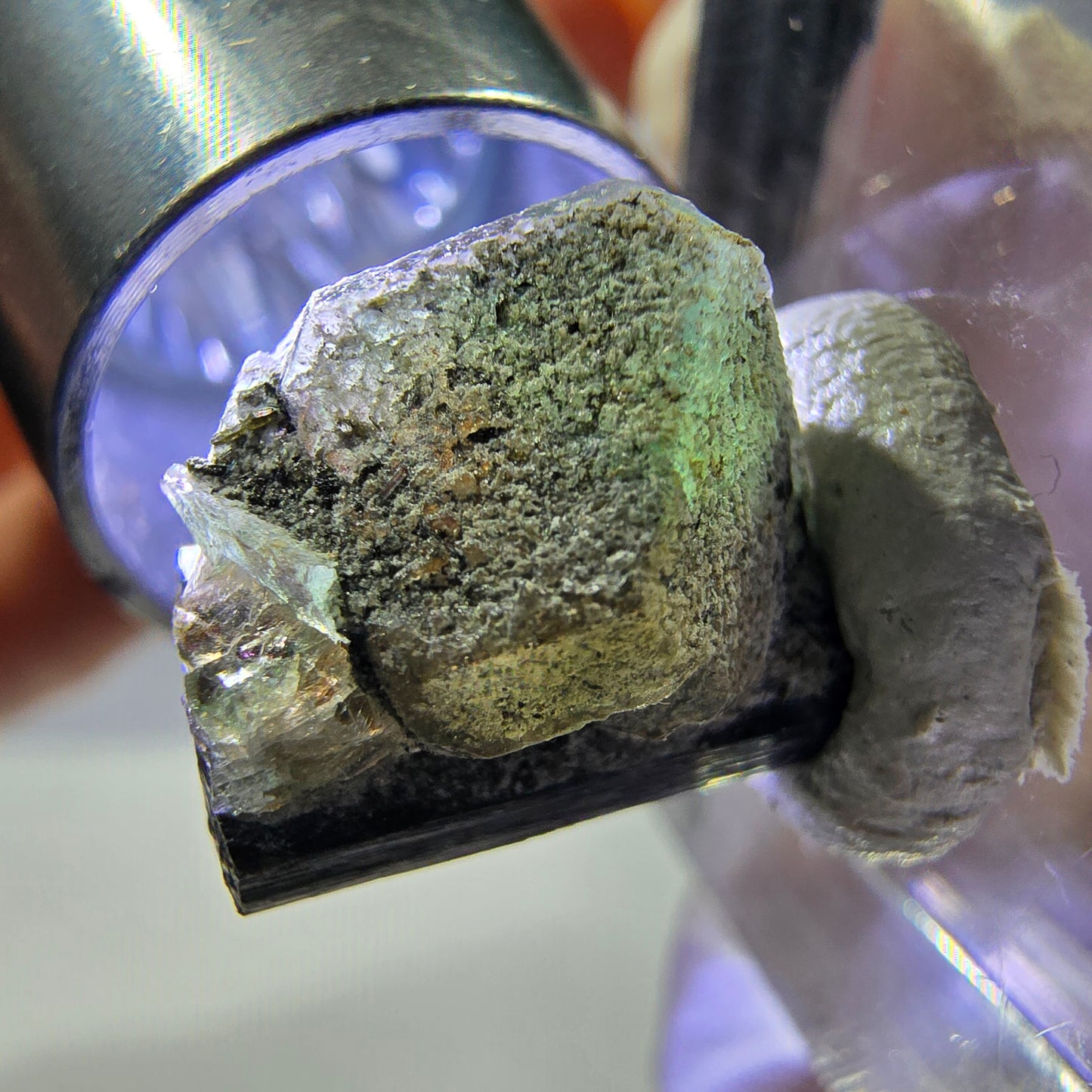 Cube hexagonal de fluorite fantôme, tourmaline Schorl d'Erongo, Namibie 16 x 14 x 13 mm