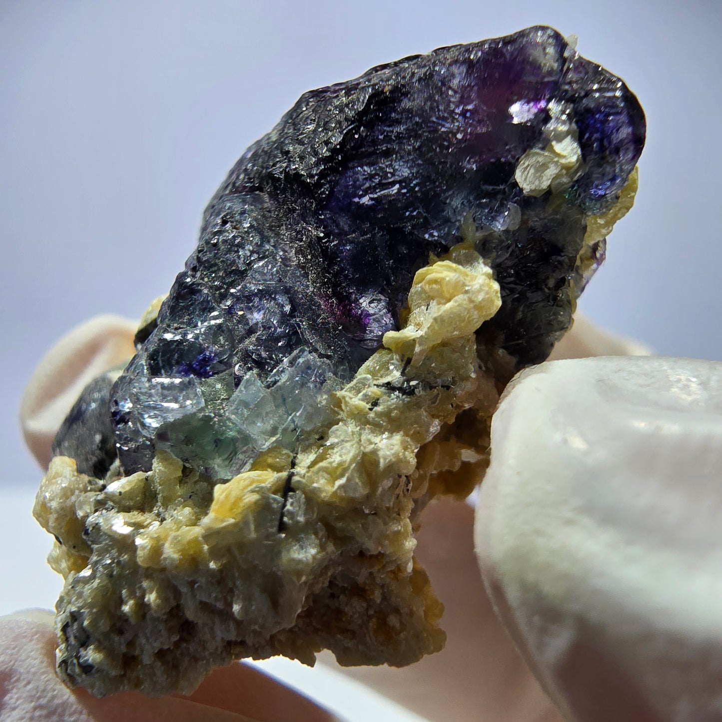 Cube de fluorite fantôme, zonal, muscovite, spécimen de tourmaline Schorl, Erongo, Namibie, 33 x 27 x 13 mm