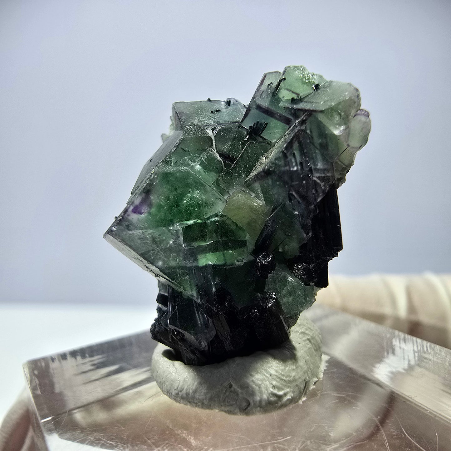 Cube de fluorite fantôme, zonal, muscovite, spécimen de tourmaline Schorl, Erongo, Namibie, 22 x 20 x 15 mm