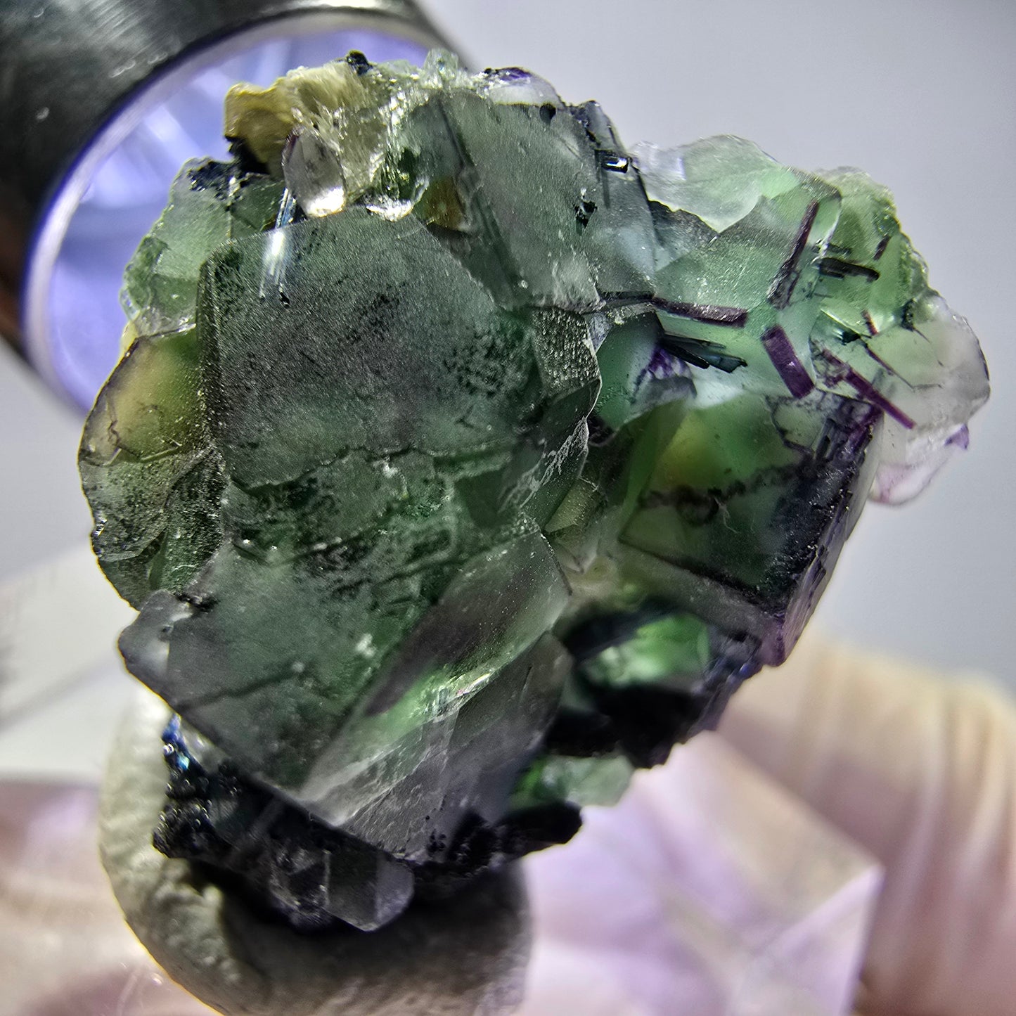 Cube de fluorite fantôme, zonal, muscovite, spécimen de tourmaline Schorl, Erongo, Namibie, 22 x 20 x 15 mm