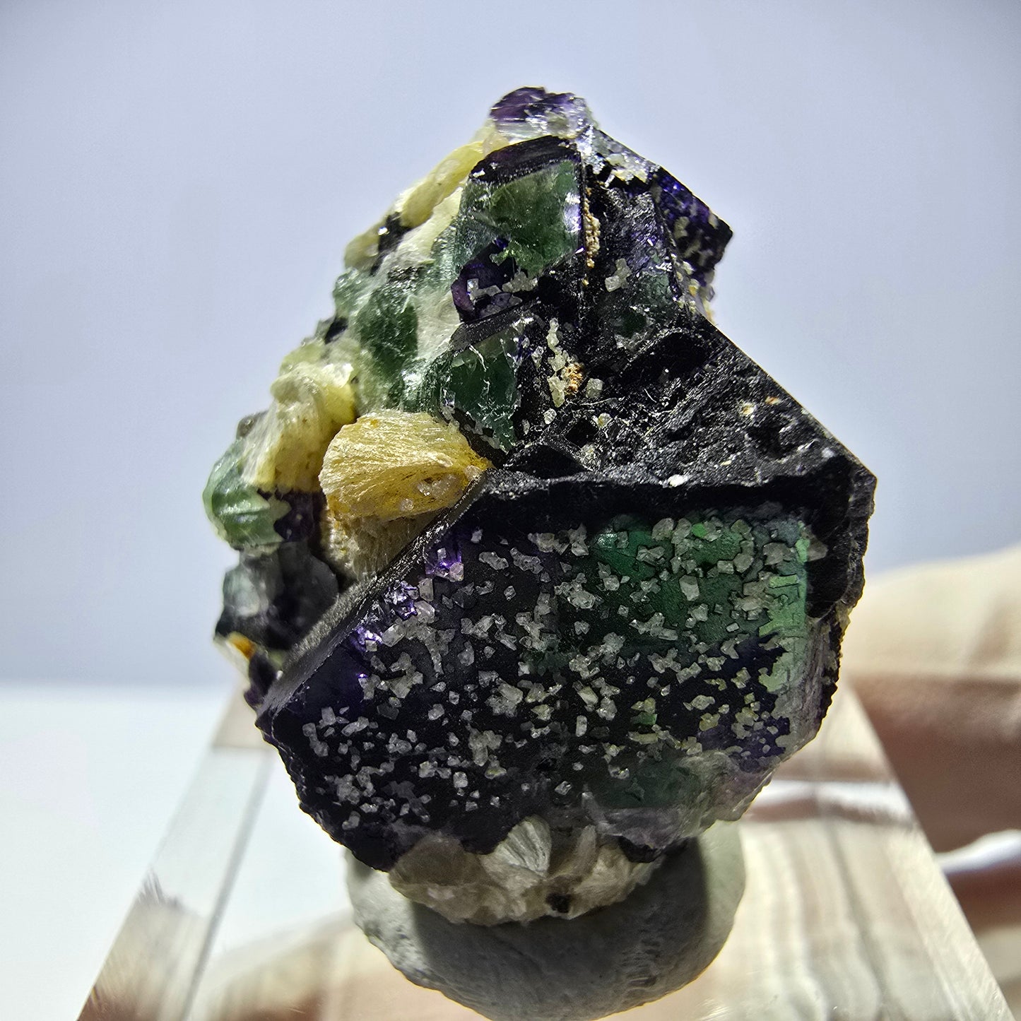 Cube de fluorite fantôme, zonal, muscovite, spécimen de tourmaline Schorl, Erongo, Namibie, 28 x 23 x 15 mm