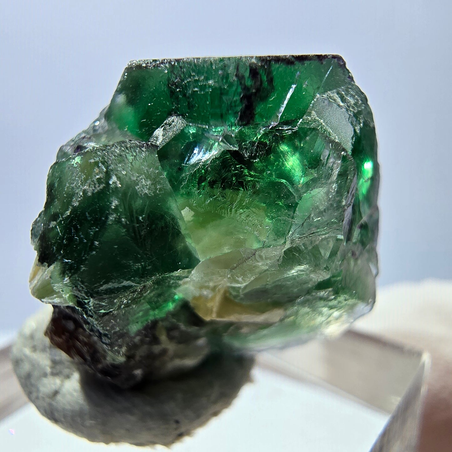 Cube de fluorite fantôme, zonal, spécimen de muscovite, Erongo, Namibie, 21 x 20 x 19 mm