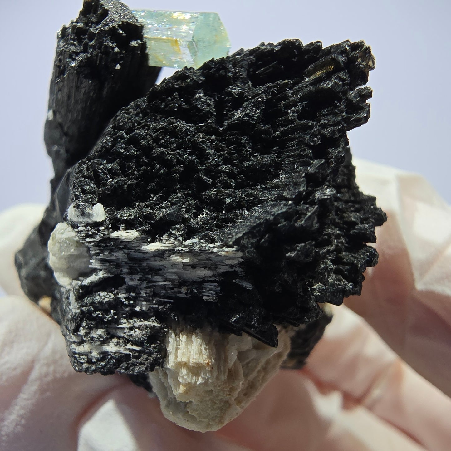 Spécimen rare de tourmaline Schorl, d'aigue-marine, d'hyalite et d'orthose, Erongo, Namibie, 38 x 39 x 21 mm
