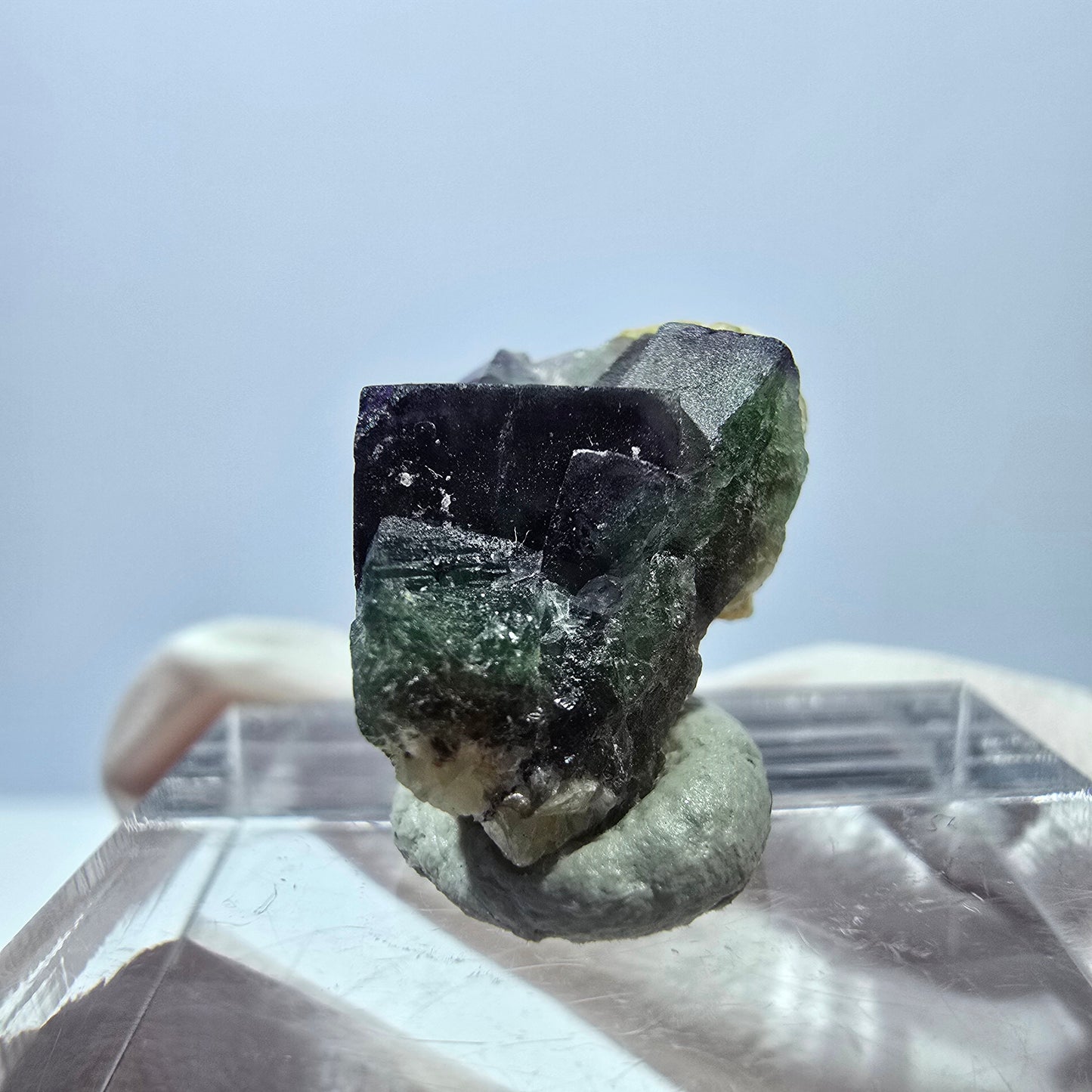 Cube de fluorite fantôme, zonal, spécimen de muscovite, Erongo, Namibie, 18 x 12 x 11 mm