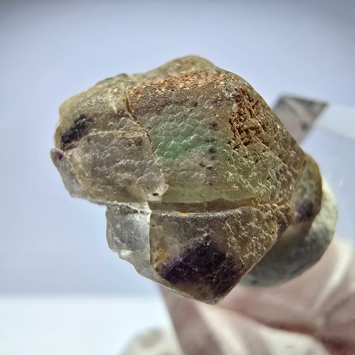 Cube de fluorite fantôme, zonal, spécimen de muscovite, Erongo, Namibie, 20 x 18 x 14 mm