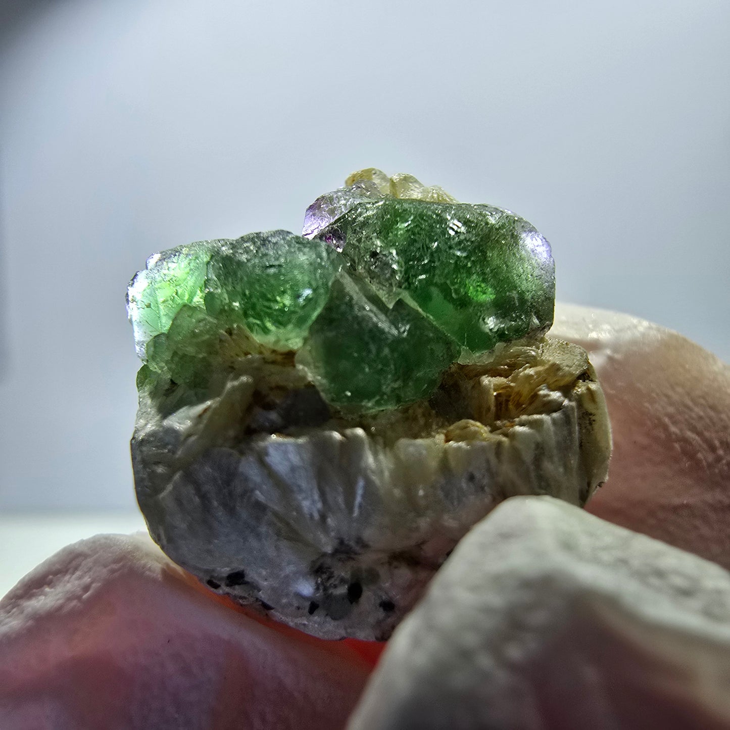 Lot de 7 fluorites fantômes, tourmalines scholl, muscovites, Erongo, Namibie, 24-14 mm