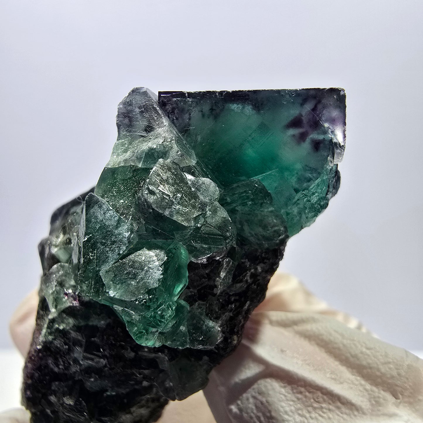 Spécimen de cube de fluorite fantôme, parqueté, vert violet Okorusu, Namibie 62*45*29mm