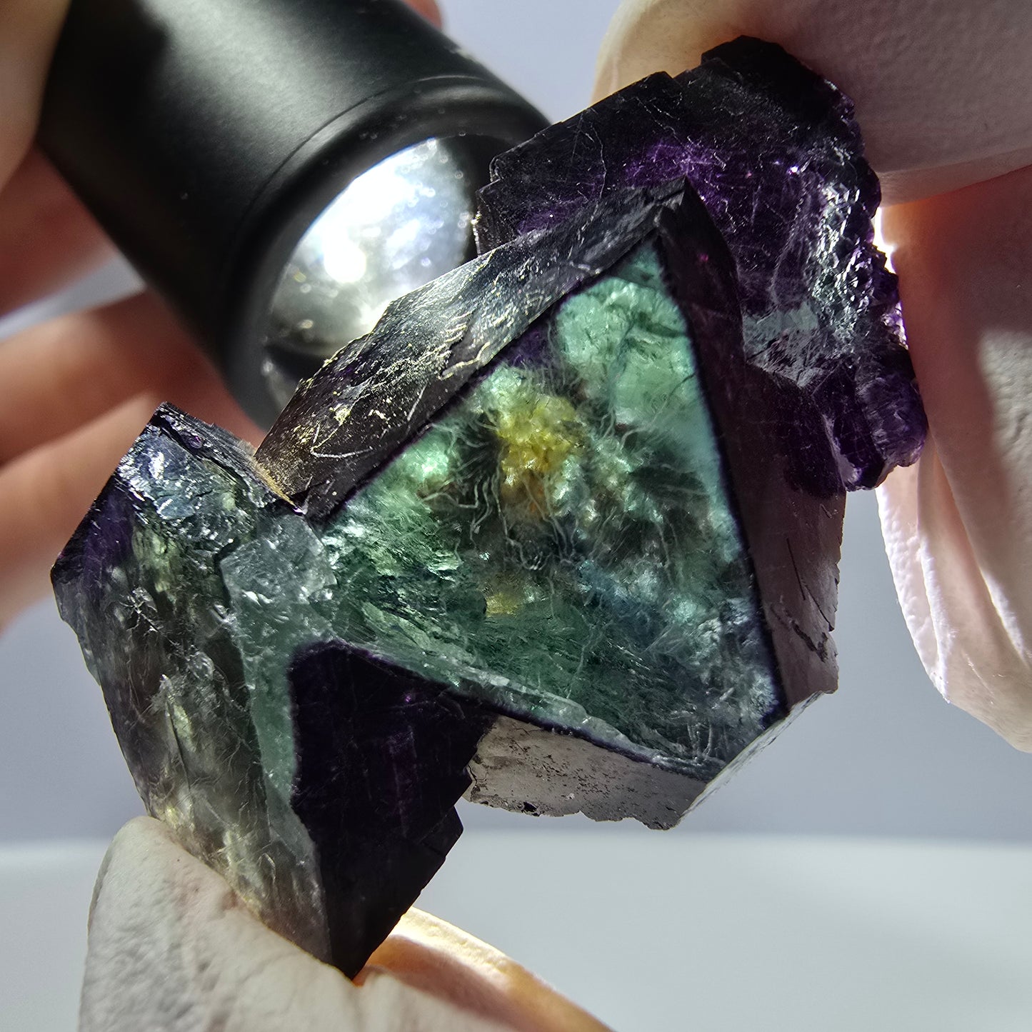 Spécimen de cube de fluorite fantôme vert violet zonal 11:11 Angel Pocket, Namibie 45*32*17mm