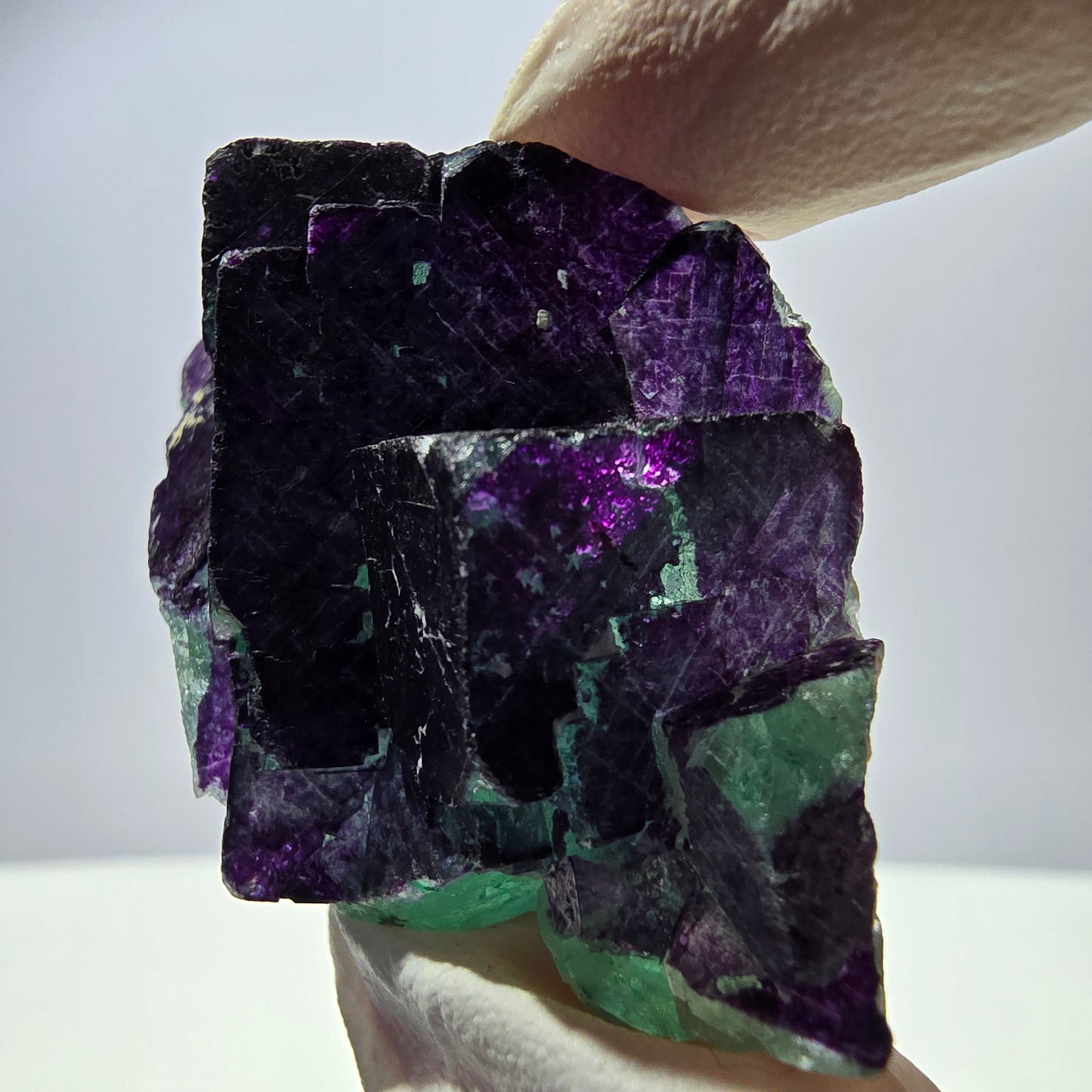 Spécimen de cube de fluorite fantôme vert violet zonal 11:11 Angel Pocket, Namibie 54*34*18mm