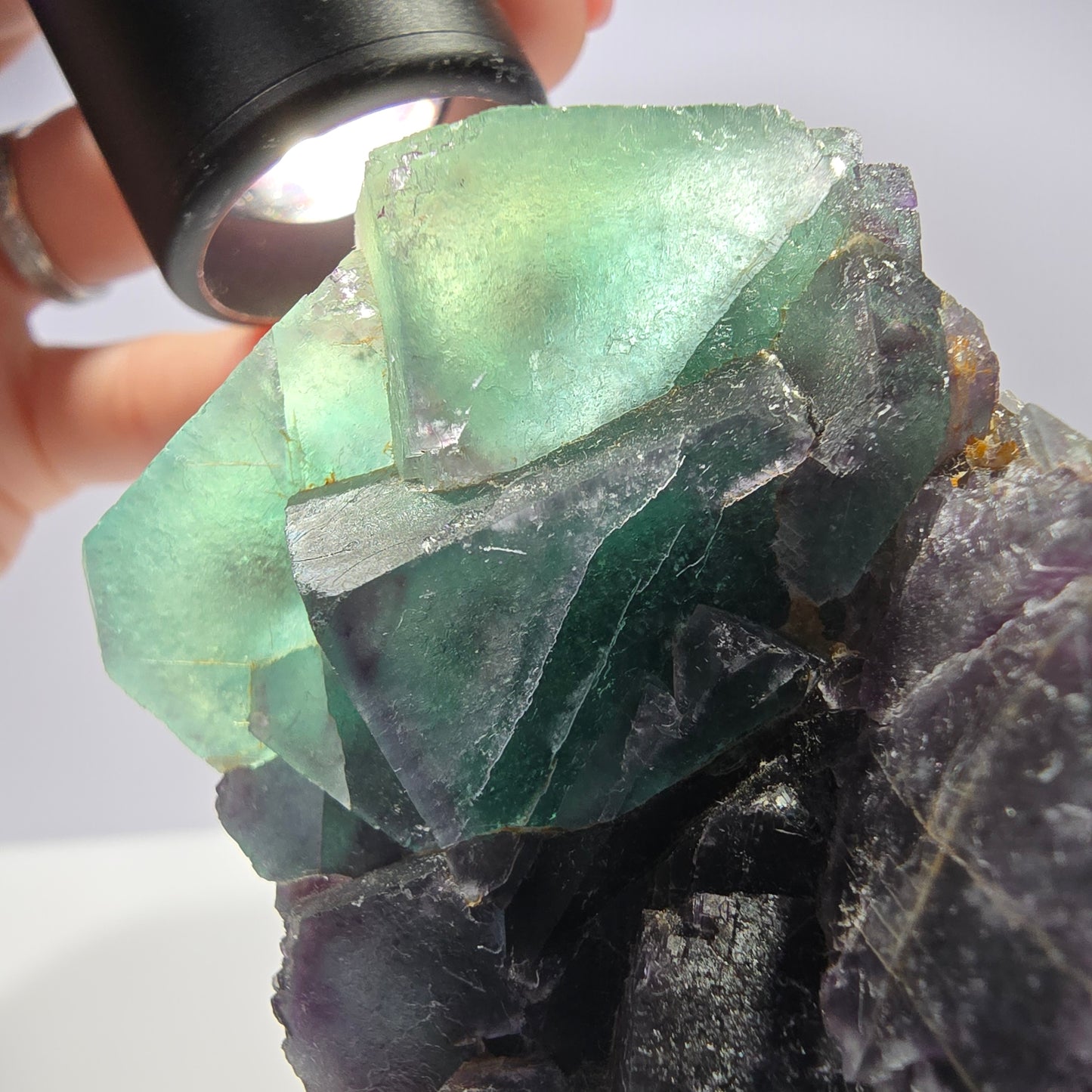 Grand spécimen de cube de fluorite fantôme, vert violet, Okorusu, Namibie, 88 x 60 x 40 mm