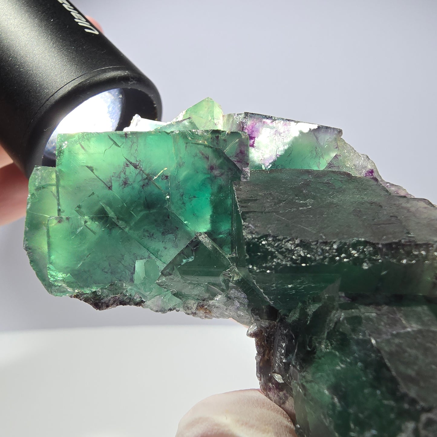 Spécimen de cube de fluorite fantôme parqueté vert violet Okorusu, Namibie 66*42*22mm