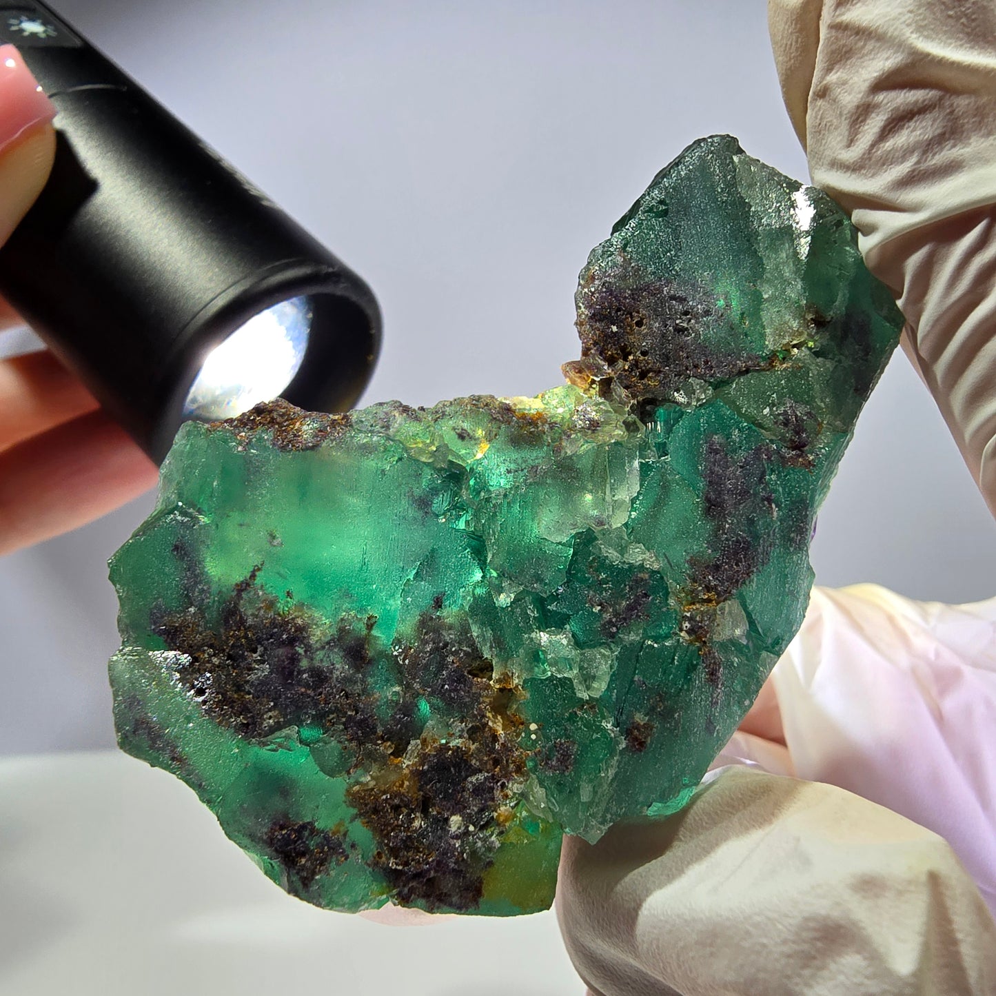 Spécimen de cube de fluorite fantôme parqueté vert violet Okorusu, Namibie 66*42*22mm