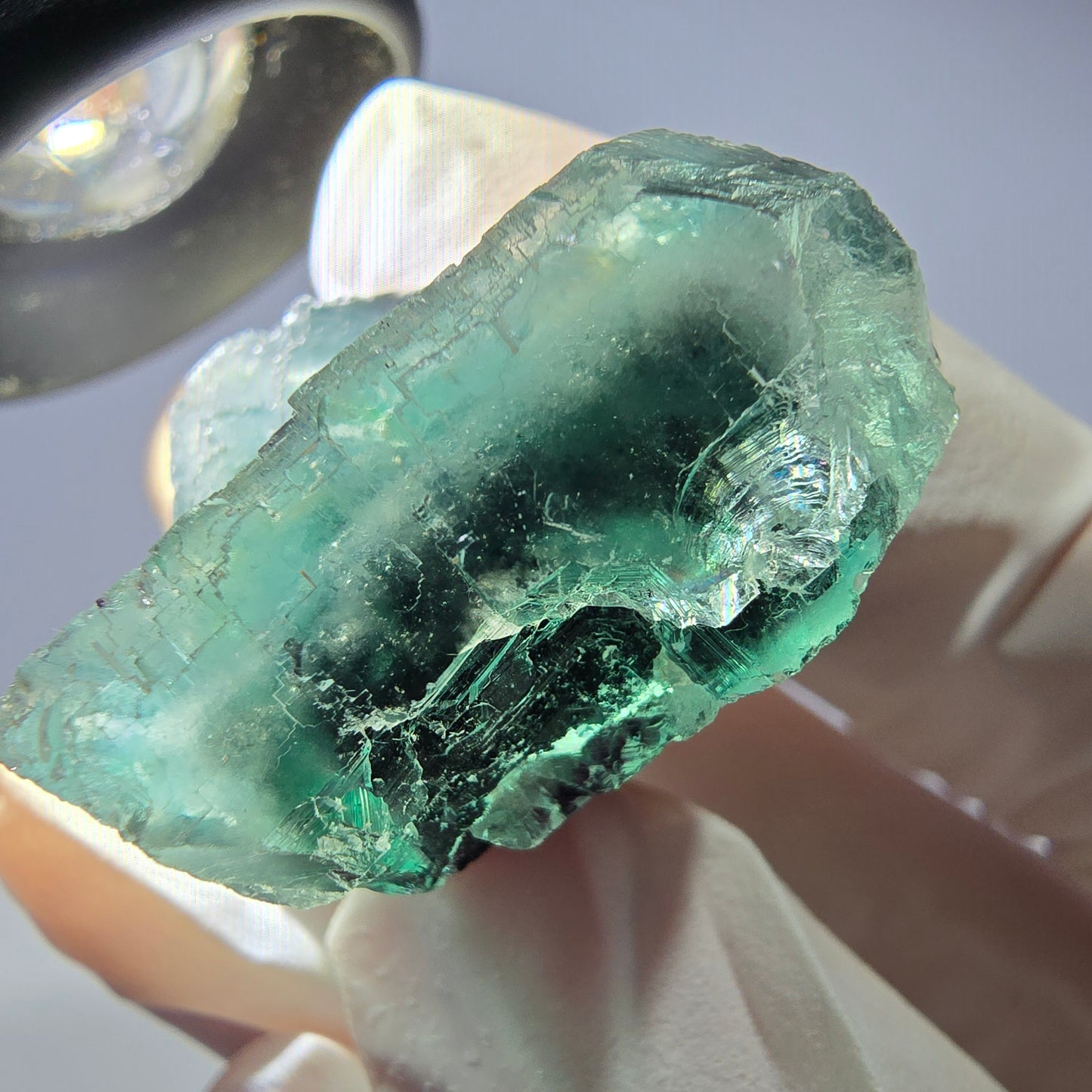 Spécimen de cube de fluorite fantôme parqueté vert violet Okorusu, Namibie 40*29*21mm