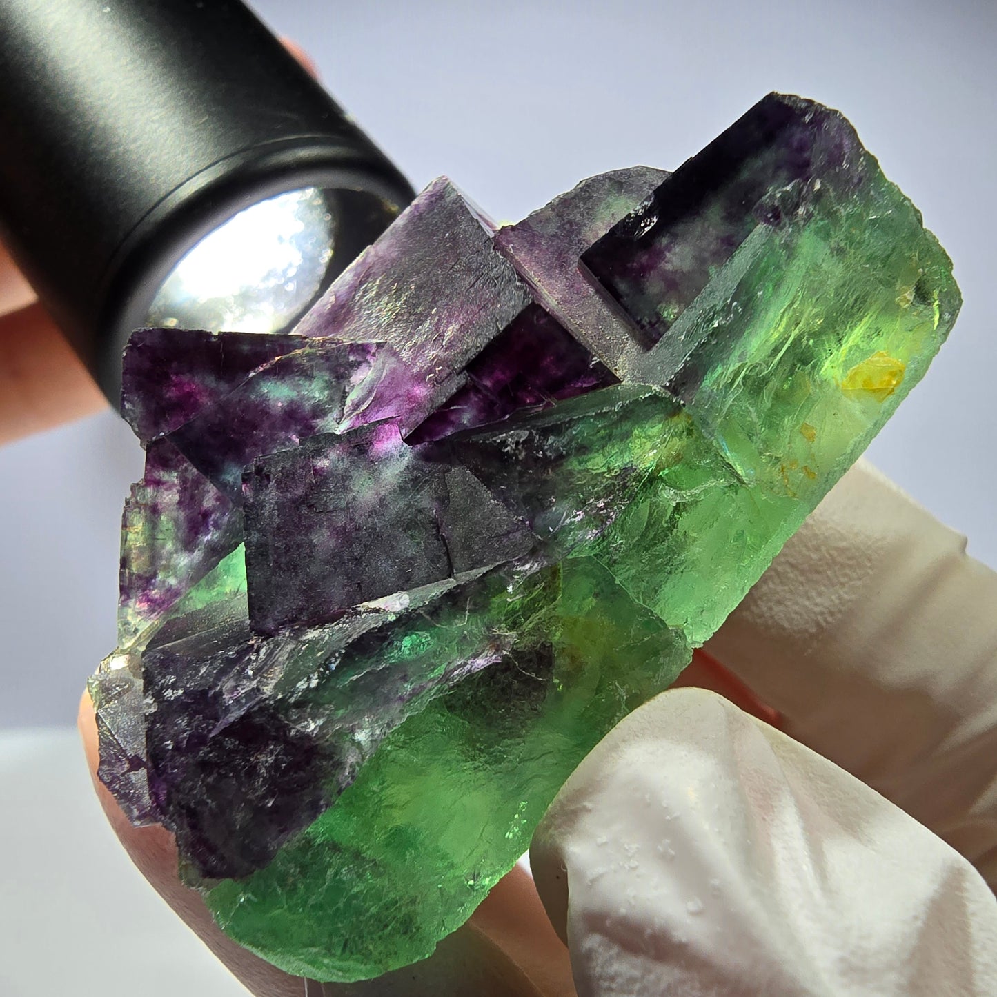 Spécimen de cube de fluorite fantôme parqueté vert violet Okorusu, Namibie 48*26*26mm