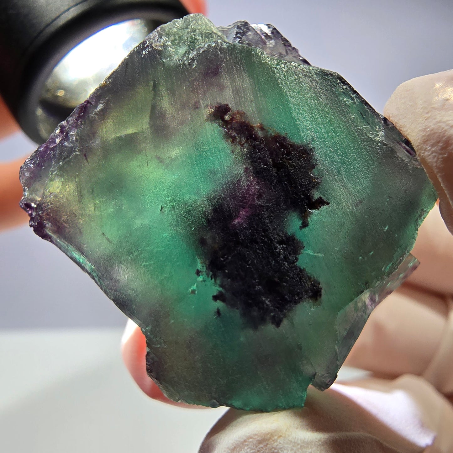 Spécimen de cube de fluorite fantôme parqueté vert violet Okorusu, Namibie 34*31*24mm