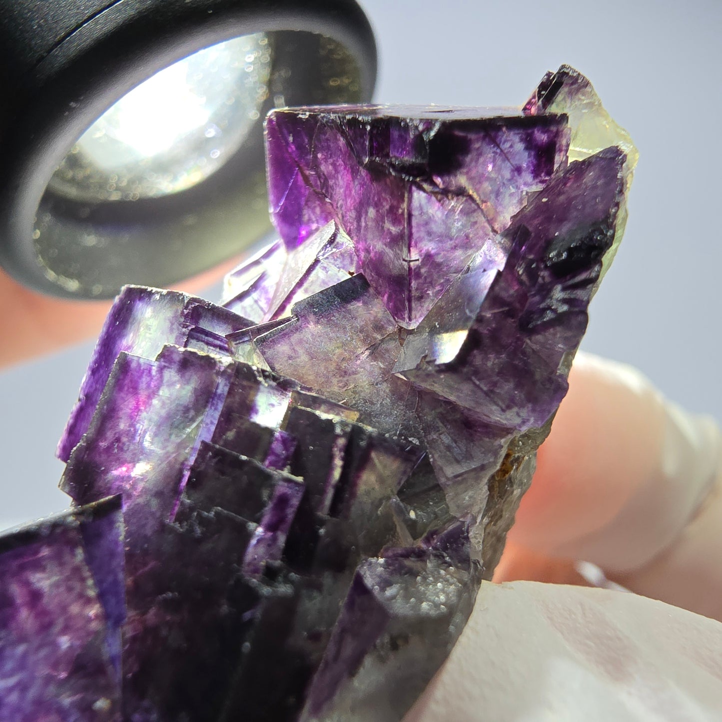 Spécimen de cube de fluorite fantôme parqueté vert violet Okorusu, Namibie 40*26*21mm