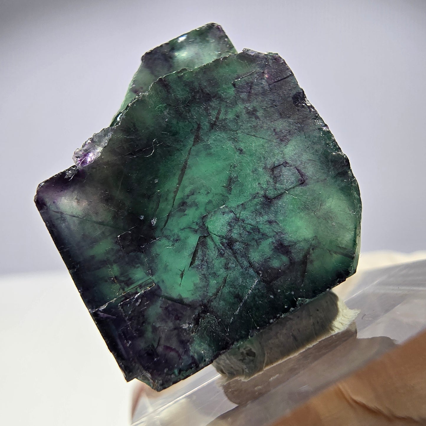Rare cube de fluorite fantôme parqueté vert violet Okorusu Namibie 25*21*11mm