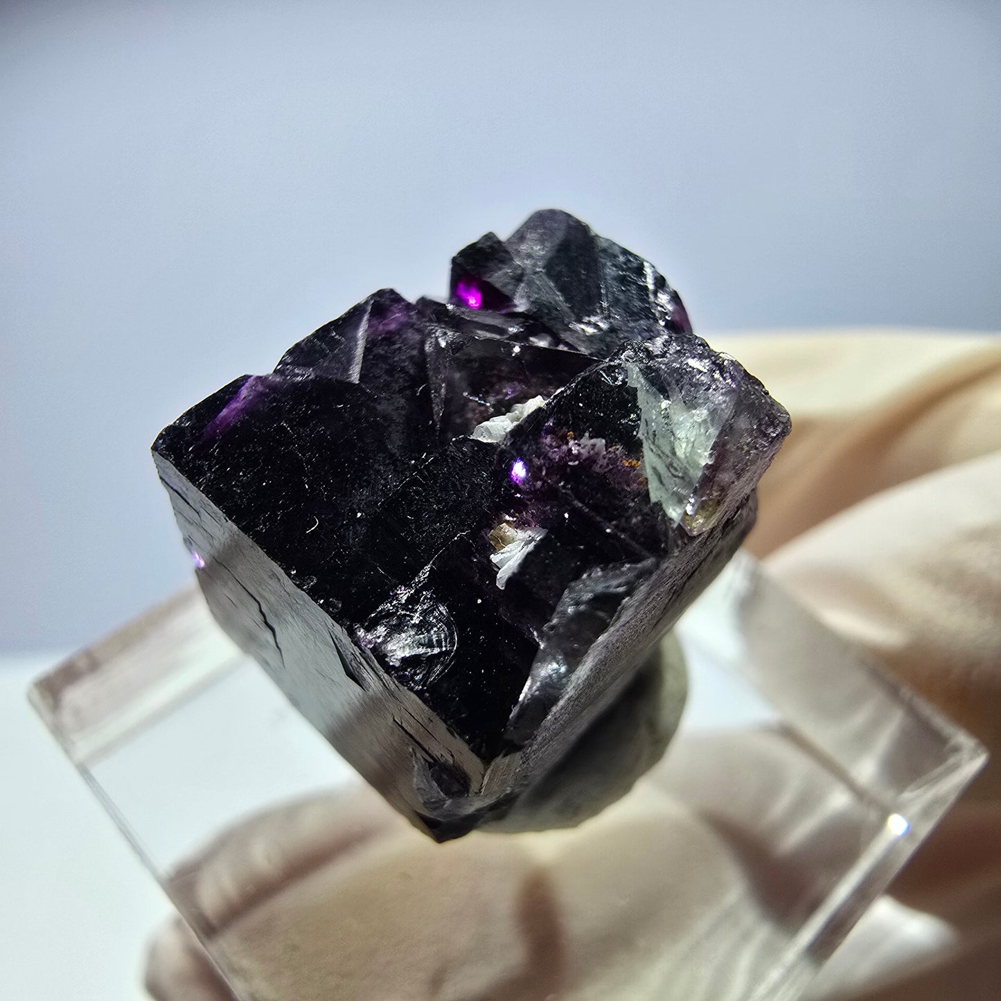 Rare cube de fluorite fantôme, vert violet, Okorusu, Namibie, 19 x 18 x 14 mm