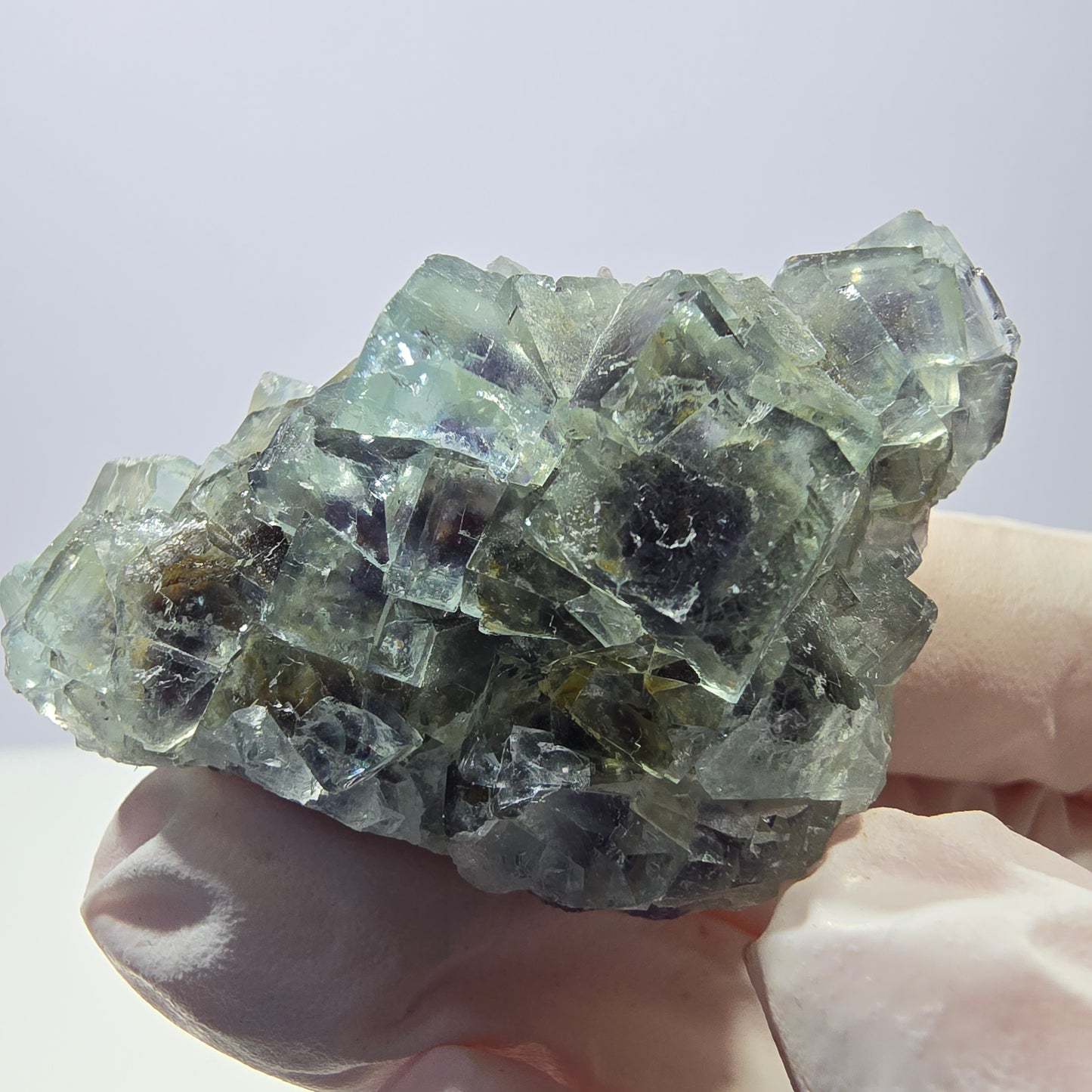 Spécimen de cube de fluorite fantôme transparente, vert-violet, Okorusu, Namibie, 45 x 35 x 19 mm