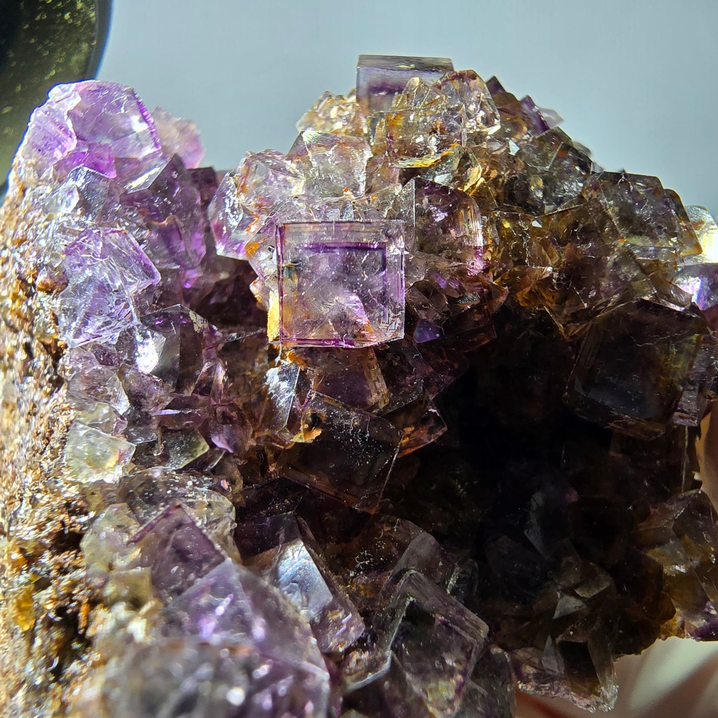 Rare spécimen de cube de fluorite fantôme, violet-jaune, Okorusu, Namibie, 59 x 47 x 32 mm