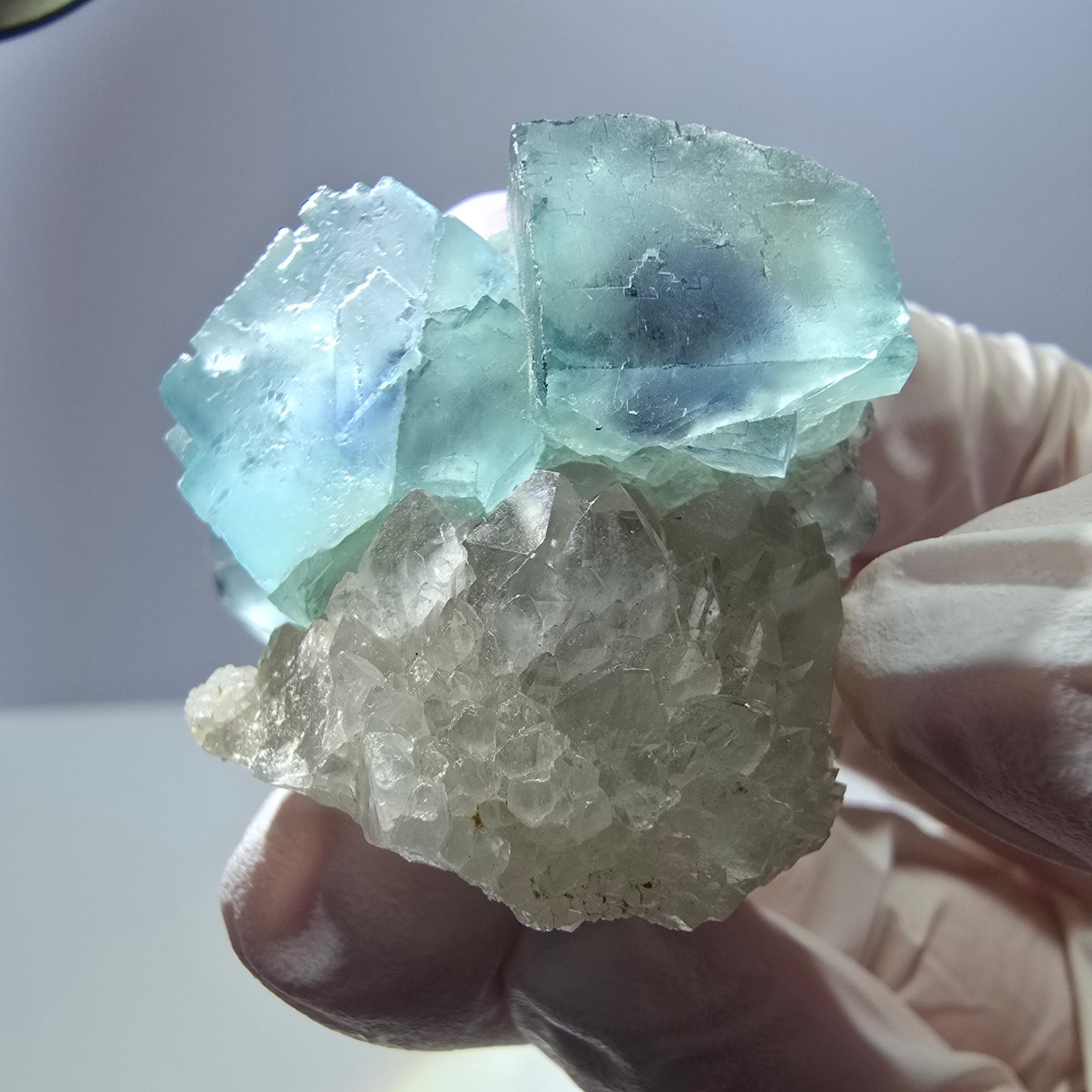 Rare cube de fluorite fantôme, spécimen de quartz vert violet Okorusu Namibie 44 x 32 x 26 mm