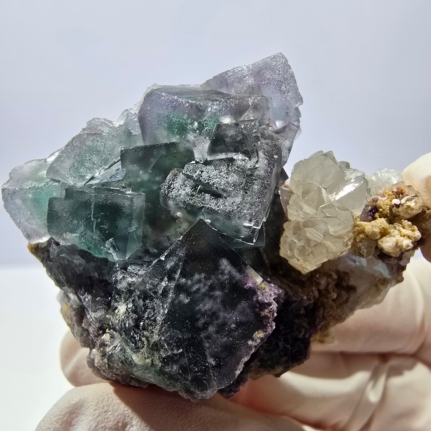 Rare cube de fluorite fantôme, spécimen de quartz vert violet Okorusu Namibie 42*41*24mm