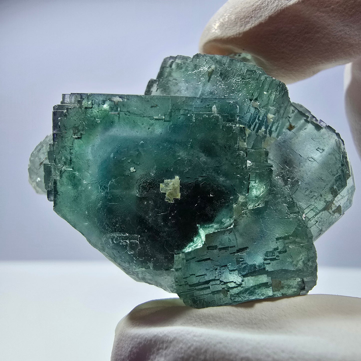 Spécimen de cube de fluorite fantôme transparente, vert parqueté, Okorusu, Namibie, 43 x 37 x 24 mm