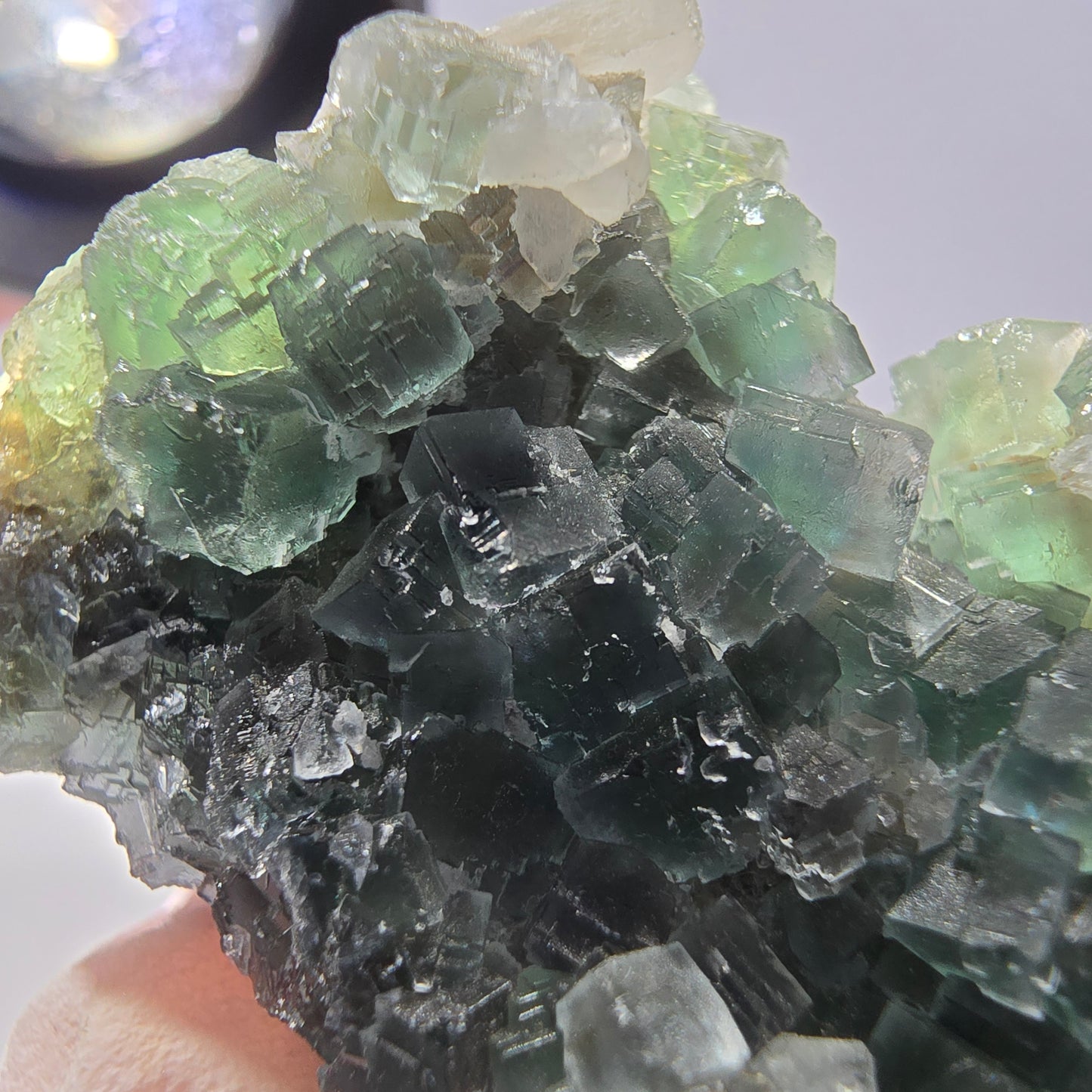 Rare cube de fluorite fantôme, spécimen de quartz vert Okorusu, Namibie, 55 x 33 x 24 mm
