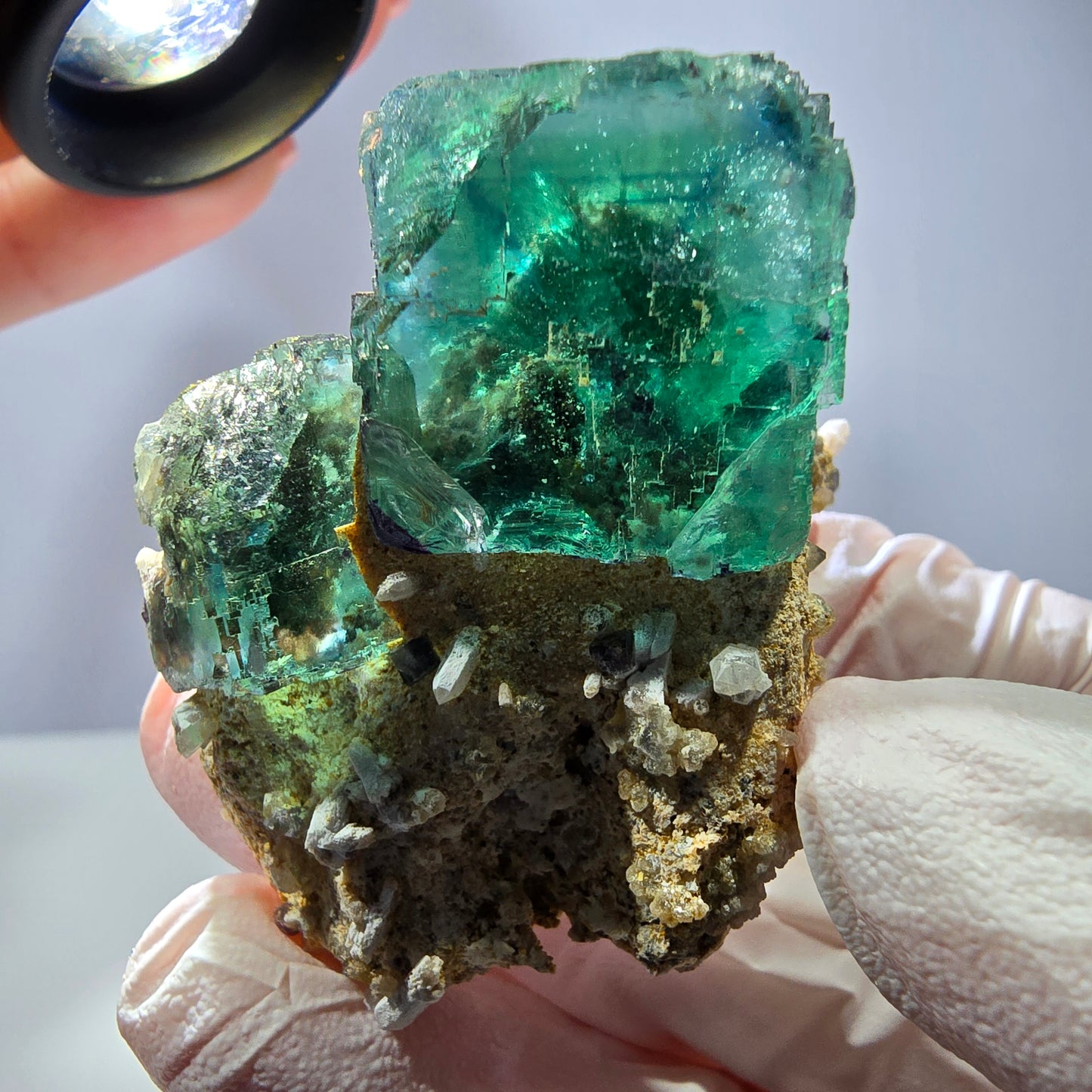 Spécimen de cube de fluorite fantôme, parqueté vert violet Okorusu, Namibie 46*37*36 mm