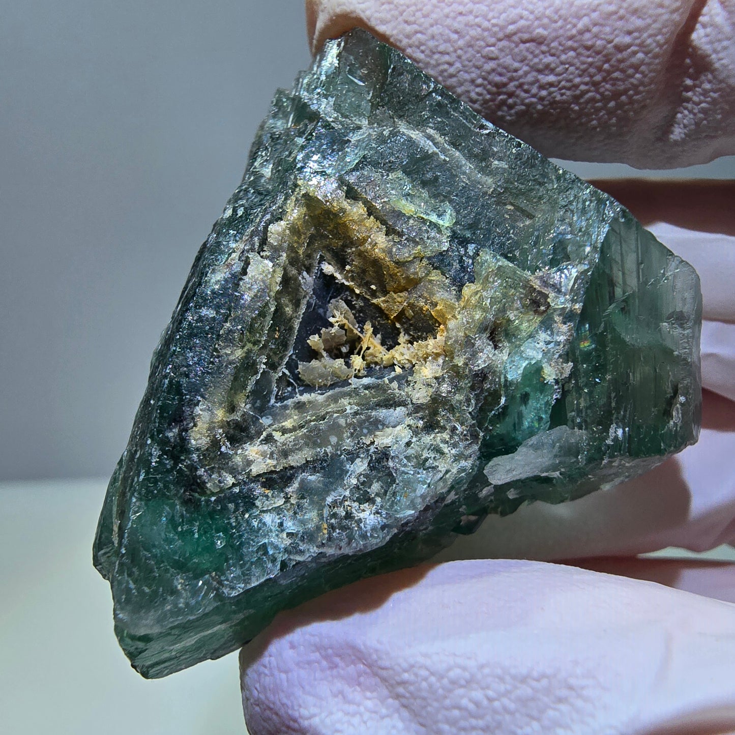 Spécimen de cube de fluorite fantôme, parqueté vert violet Okorusu, Namibie 43*42*32 mm