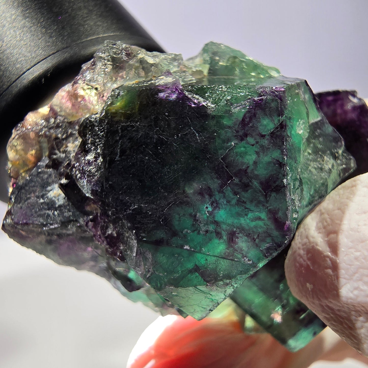 Spécimen de cube de fluorite fantôme, parqueté vert violet Okorusu, Namibie 47*35*24 mm