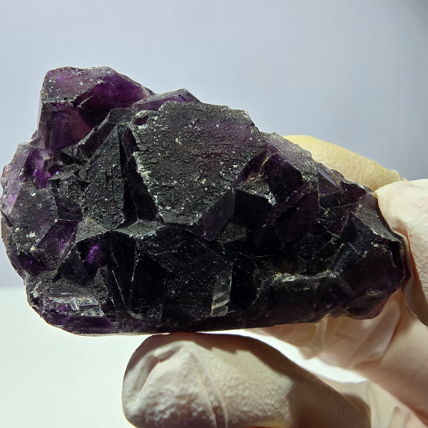 Spécimen de cube de fluorite fantôme, hexagonal, violet, Okorusu, Namibie, 52 x 33 x 16 mm