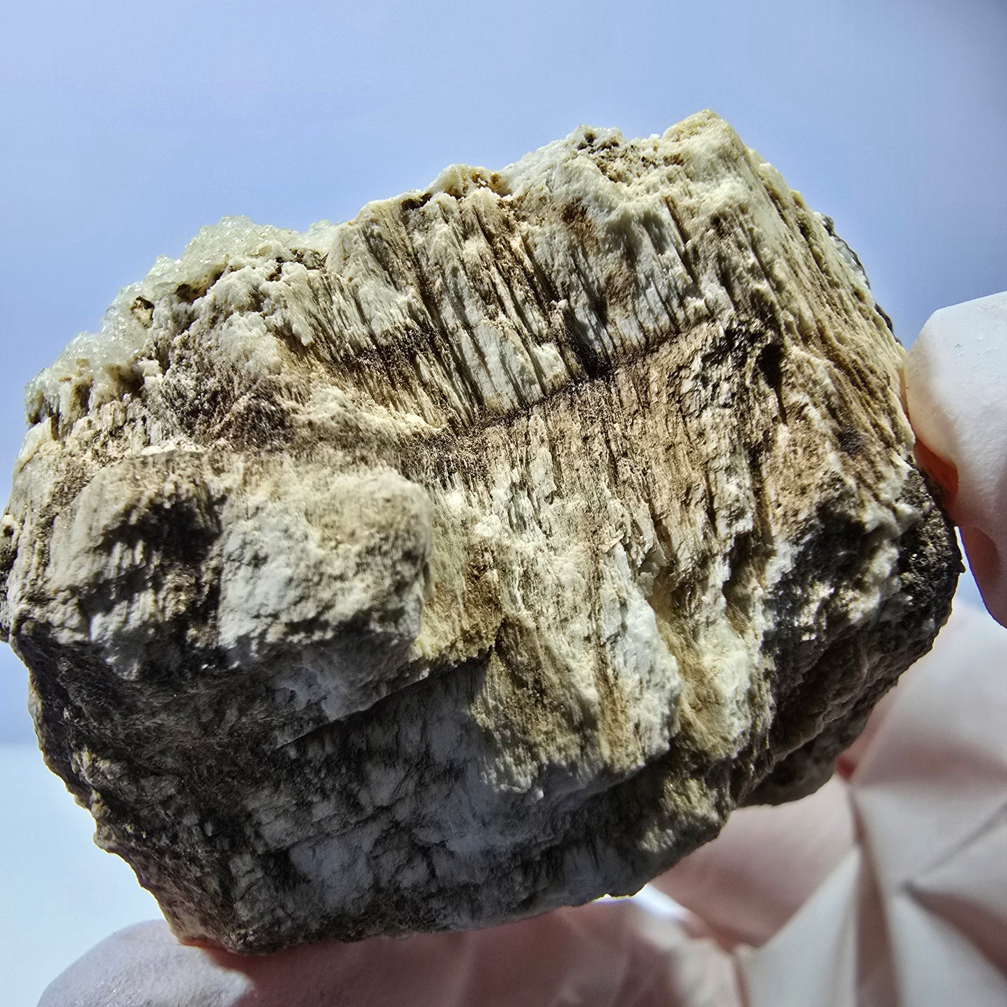 Opale hyalite rare, spécimen d'orthose Erongo, Namibie 58*43*38mm